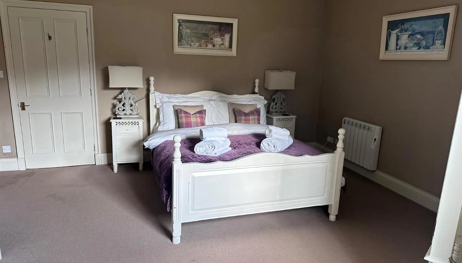 1 Bed In Kirkby Fleetham 82336 Villa 0*,